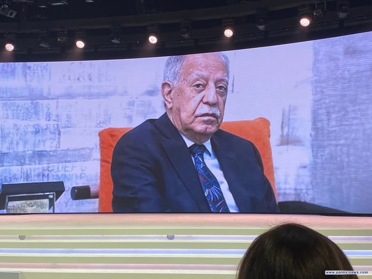 الكاتب والإعلامي العراقي فخري كريم ينال جائزة  الإعلام العربي بدبي، شخصية هذا العام(2025).